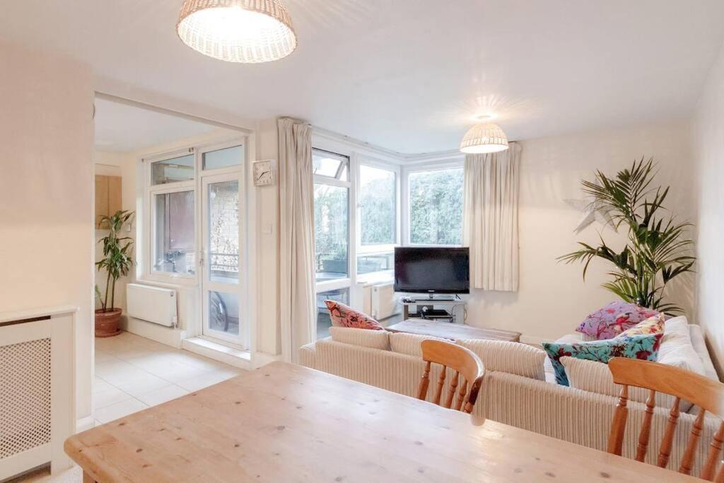 Spacious Two Double Bedroom Flat London Exterior foto