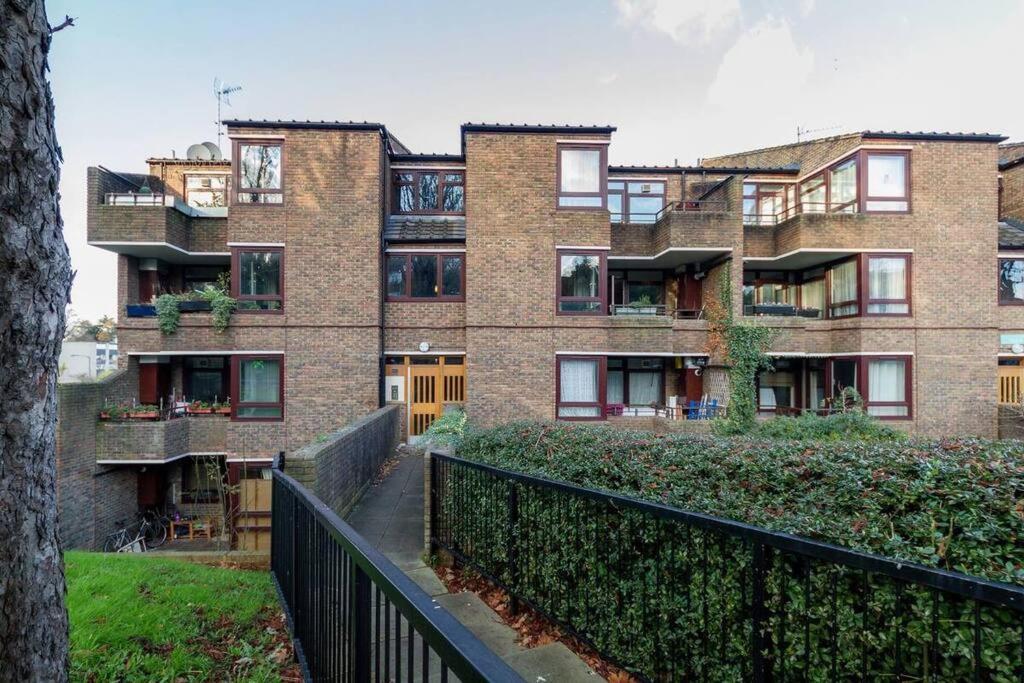 Spacious Two Double Bedroom Flat London Exterior foto